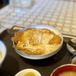 あおい食堂 - 厚さ１センチほどのカツ