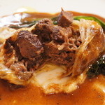 ブラッセリー ラシュレ - キャベツを開くと柔らかいお肉がゴロゴロ！