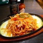 プロント - 鉄板ナポリタン 690円。