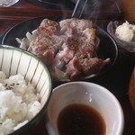 豚ステーキ　十一 - 豚ステーキ＠1000円（ごはん・お味噌汁お替わり自由）