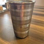 王道家直系 家系ラーメン がく - 水はタンブラーです