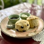 ローズタウンティーガーデン - ブルーベリーのスコーン