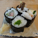 鮨 笹元 - 小肌、穴子、海老、目葱の海苔巻き