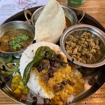 BLOCK HOUSE 水曜カレー - 