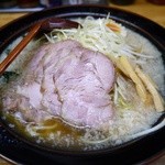 ラーメン青木亭 - 定番ネギチャーシューメン しょうゆ 小 850円。