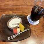 美湖楽禅 - ココアロールケーキとアイスコーヒー