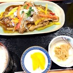 与島PAフードコート - オリーブ夢豚醤油ダレ膳♪