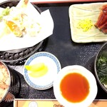 与島PAフードコート - うなぎとタコ飯膳♪