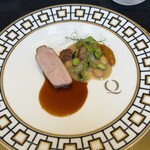 クイントカント - ガリシア栗豚のロースト。枝豆、大豆