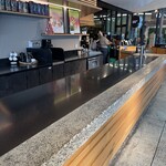 Starbucks - 内観写真: