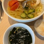 家満喜屋 - 冷麺とビビンバのスープ
