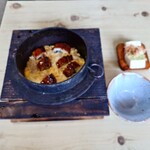 松栄屋 - 料理写真:◯釜飯
年季の入った蓋を開けると
溶き卵の上にうなぎが見えた