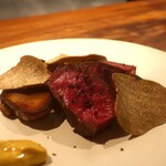 IZA - 極黒牛肩ロースのステーキ