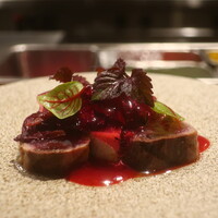 IZA - 鰹のカルパッチョ ラズベリーソース