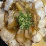 尾道ラーメン中村製麺 - 尾道ラーメン　鬼盛りチャーシュー