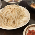 餃子・とんちゃん専門店 塚ちゃん餃子 - もやし