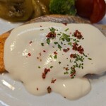 キッチン ブルー グローブ - 正面から、赤いのはピンクペッパーでした