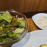 キッチン ブルー グローブ - サラダ、お新香のアップ