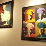 麻甜 - いたる所にあるアンディウォーホル調のＰＯＰなポスターが、カジュアルな雰囲気でひきたてています♪