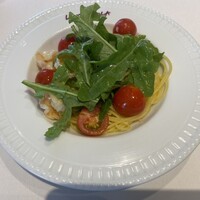 ラ・ベットラ・ダ・オチアイ ナゴヤ - 友人は海老【太陽の恵】とトマト、ルッコラのアミリオンオーリ★スパゲッティ