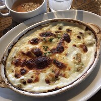 渋谷アチェーゾ - サーモンとアボカドのペンネグラタン　1,000円
