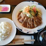 カフェテリア アメニティ - 日替わりランチの豚肉のピカタ定食