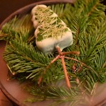 LURRA° - グラニースミス林檎のジェラート、すいばと松の新芽