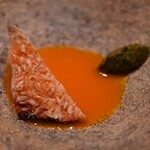 LURRA° - 白甘鯛、卵黄の肉醬漬けとわさびのチミチュリ