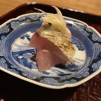 草如庵 - 縞鯵と鯛のお造り。