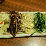 黒毛和牛焼肉 うしくろ - ナムル盛り合わせ