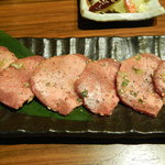 黒毛和牛焼肉 うしくろ - 上タン塩