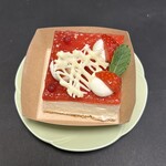 TART SQUARE - ストロベリーチーズケーキ(736円)美味しい
