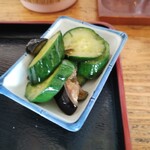 いっぷく食堂 - もつ煮定食の漬け物