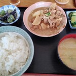 いっぷく食堂 - もつ煮定食