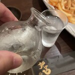 居酒屋 和ひろ - 獺祭にシフト。スイスイ染み込みます。スイスイ。スイスイ〜スイスイ♪ どこかで聴いたことある(^^)