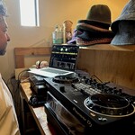 カフェモン - DJ HASUIKEさんの流す音がゆったり心地良くて、この空間にいることが至福(*´ω`*)