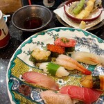 こだわりの廻転寿司 金沢まいもん寿司 たまプラーザ店 - ランチセット加賀のお寿司10貫と天ぷら