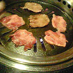 Yakiniku Gyuutei - 牛舌。薄切りタイプ。フチがカリッとして美味しい。