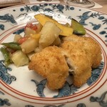 味感 ことほぎ - 鱧（三河湾）のフライ　賀茂茄子の揚げ浸し　万願寺とうがらし　フルーツトマト　コリンキー　鱧のフライは珍しいくこれがまた美味♡トロトロの賀茂茄子&歯応えのコリンキーのソース仕立て遊び心と美味しさ◎