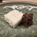 味感 ことほぎ - 自家製かるかんと小豆　手づくりだからフワフワ感が特別なお茶菓子でした。