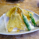 魚処 魚兵 - キスの天ぷら