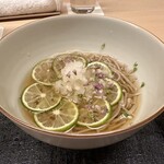 味感 ことほぎ - ❸手打ちの二八蕎麦　酢橘　おろし　さっぱりと〆に良いですね。