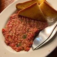 カルネジーオ イースト - 