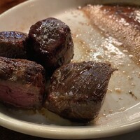 カルネジーオ イースト - 