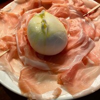 カルネジーオ イースト - 