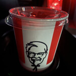 ケンタッキーフライドチキン - ドリンク写真:フタの形が変わってストロー無くなった
