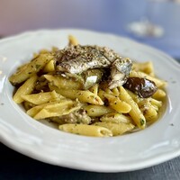 アンティカ・オステリア”トト”  - アンチョビのパスタはかなり濃厚な味わいだが、
                    食べ進めると、意外にクセになる