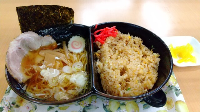 中華そば熊や 白石市役所B1F 昼間営業の中華そば専門店