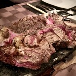 裏虎 - 圧巻！2キロのTボーンステーキ