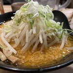 東京豚骨 背油とんこつらーめん 雷門 - 